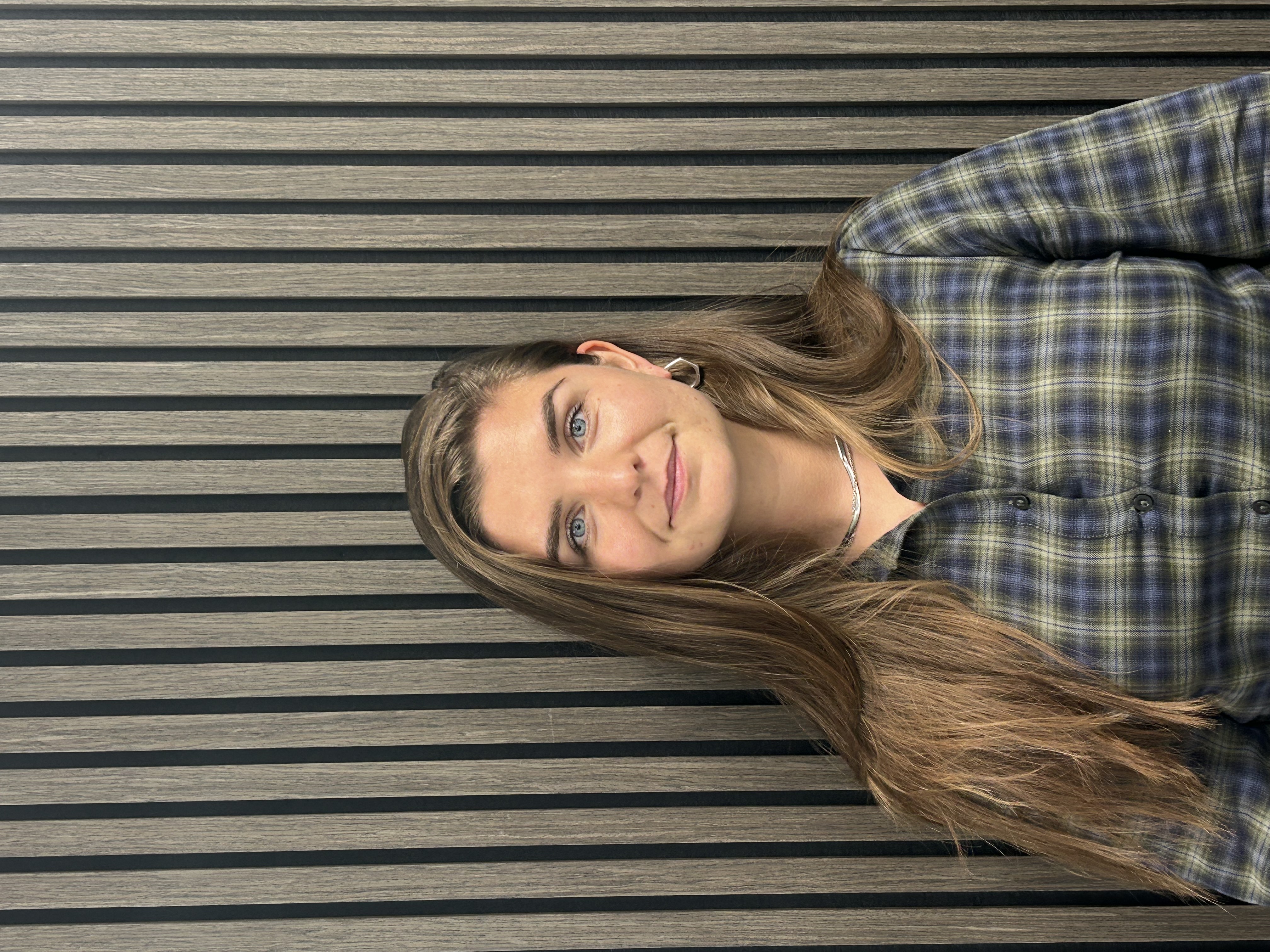 Klaudia headshot (1)